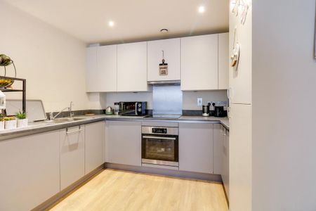 2 bedroom ground floor flat to rent - Photo 5