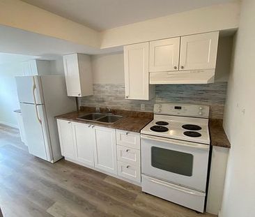 For Lease - 35 Ginger Drive, Barrie, Ontario - Photo 2