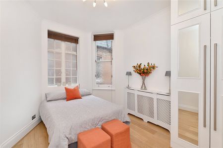 A Stunning Three Bedroom Apartment in Popular Portered Mansion Block - Photo 5