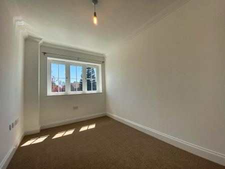 4 bedroom detached house to rent - Photo 4