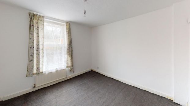 3 bedroom house to rent Beresford Street, Nottingham, NG7 - Photo 1