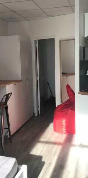 Location Appartement 1 pièce 17m² POITIERS 86000 - Photo 2