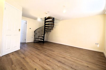 2 bedroom House for rent - Photo 2