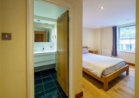 Bourne House - Photo 5