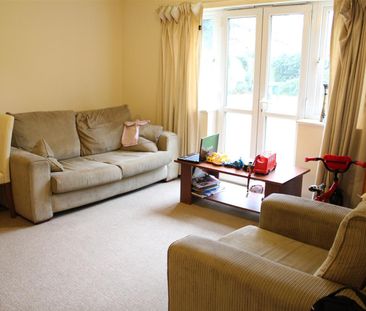 Hewens Road, Uxbridge - Photo 1