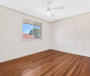 Charming Brick Home on Large Block - Photo 3