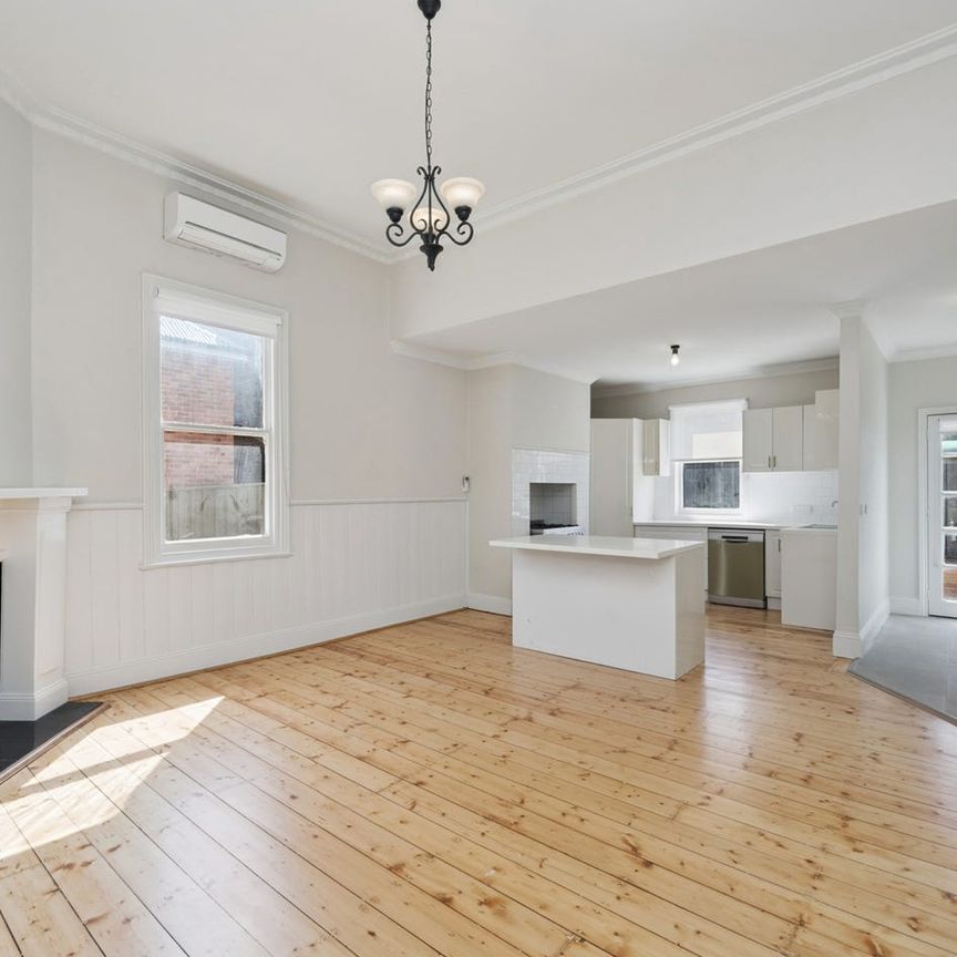 Charming Fully Renovated Californian Bungalow - Photo 1