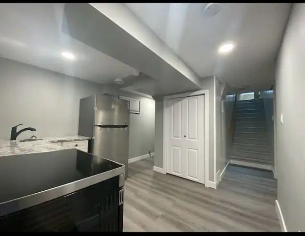Fantastic 5 bedroom University rental — 5 Bedrooms Room For Rent - Photo 1