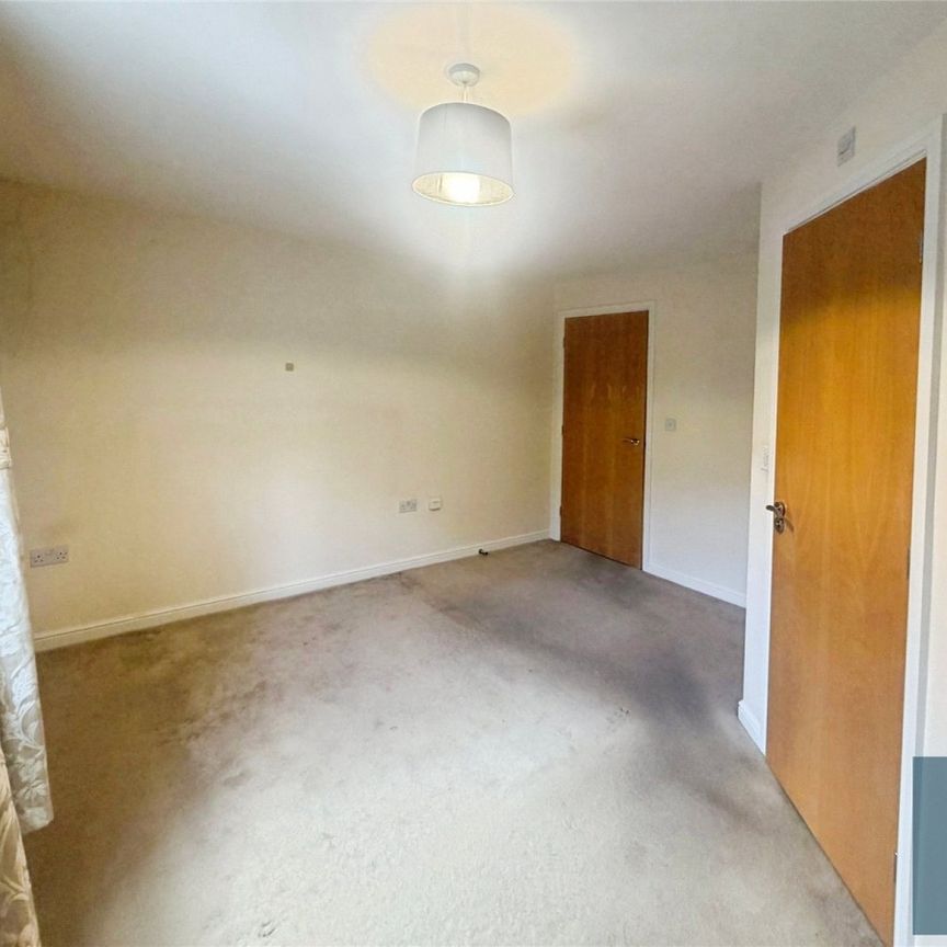 Mereside, Waterloo, Huddersfield, HD5 - Photo 1