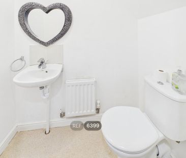 3 bedroom terraced house to rent - Photo 2