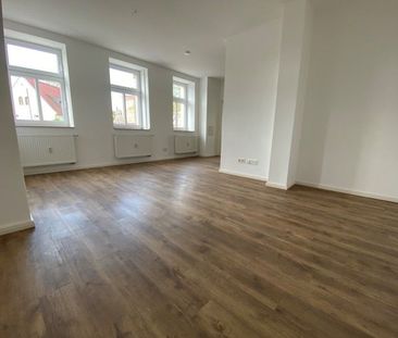 Modern sanierte 2-Raumwohnung mit Einbauküche sucht neue Mieter*innen! - Foto 4