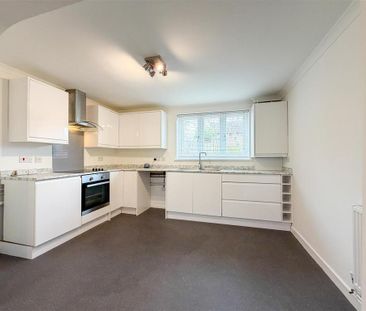 3 bedroom semi-detached house to rent - Photo 6