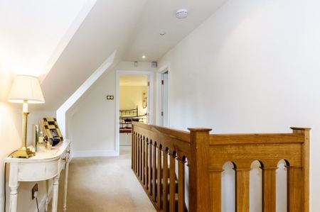 4 bedroom detached house to rent - Photo 2