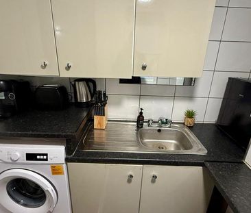 Studio to rent - Photo 6