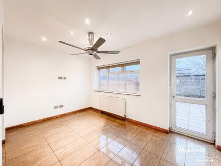 5 bedroom semi-detached house to rent - Photo 2