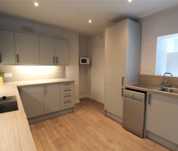 4 bedroom terraced house to rent - Photo 1