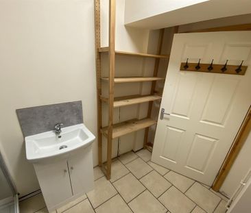 3 bedroom semi-detached house to rent - Photo 2