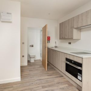 Studio to rent - Photo 2