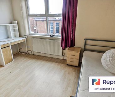 4 bedroom terraced house to rent - Photo 1