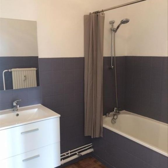 Location Appartement 2 pièces 43m² - Photo 1