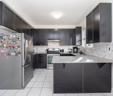 For Lease - 8 Fitzgibson Street, Brampton, Ontario - Photo 4