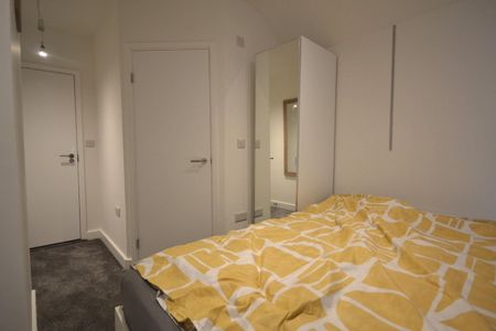 1 bedroom Flat To Let - Photo 3