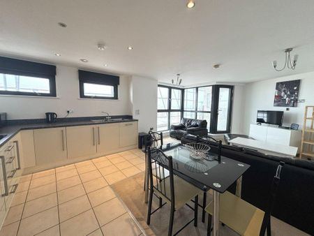 2 bedroom apartment to rent - Photo 2