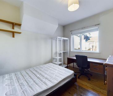 4 bedroom terraced house to rent - Photo 3