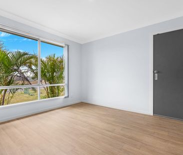 1/20 Saltair Drive, Eli Waters, Qld 4655 - Photo 2