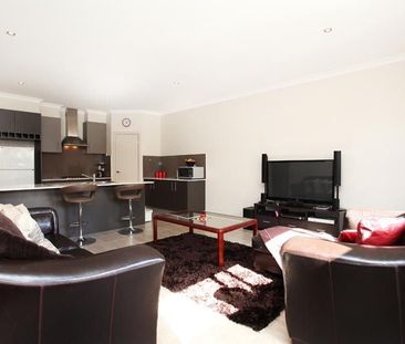 Please contact catie@sweeneyea.com.au for private inspections. - Photo 5