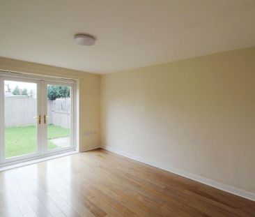 4 bedroom detached house to rent - Photo 2