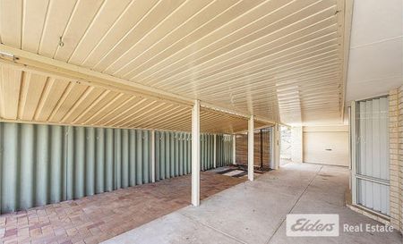 4 Bedroom, 2 Bathroom Family Home! - Photo 4