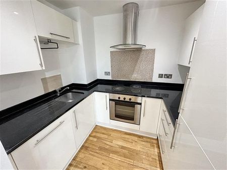 1 bedroom flat to rent - Photo 4