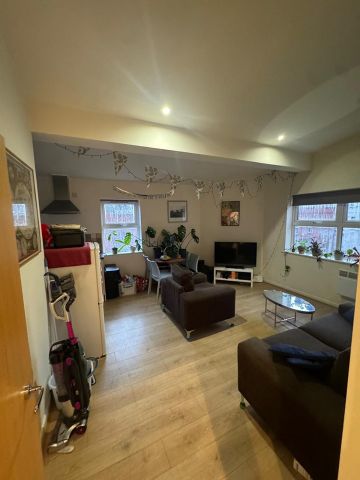 2 Bed Flat, Highbury Court, LS6 - Photo 2