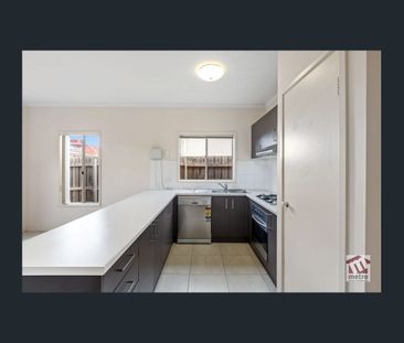 45/17 Crestmont Drive, Melton South, Vic 3338 - Photo 4