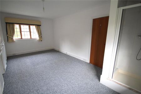 4 bedroom semi-detached house to rent - Photo 3