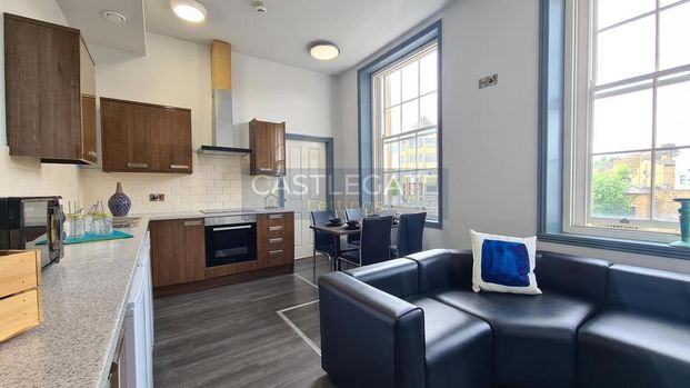 1 bedroom in a flat share to rent - Photo 1