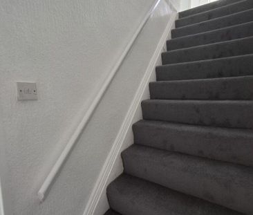 3 bedroom terraced house to rent - Photo 2