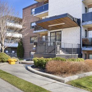 Stephen Drive Apartments - Photo 2