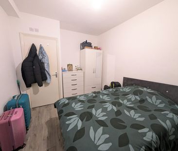 House share to rent on - Photo 2