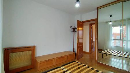 Piso de alquiler en Calle Virgen de Aránzazu, Tres Olivos - Valverde - Photo 4