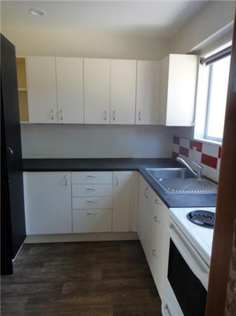 4/12 Berry Street, St Albans, Christchurch City - Affordable Two Bedroom Unit with Off Street Parking - Photo 5