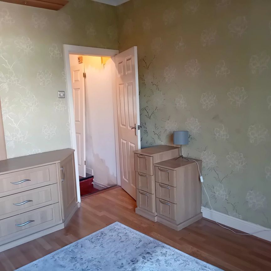 Room in a Shared House, Lawson Street, M9 - Photo 1