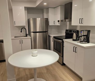 For Lease - 8 Samba Street, Richmond Hill, Ontario - Photo 2