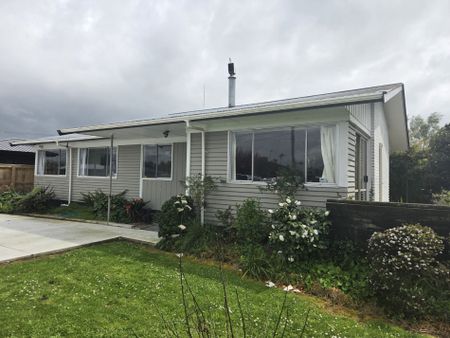 Four Bedroom Home - Photo 5