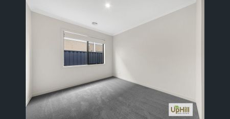 Contemporary Family Living at Its Best – 29 Shearjoy Loop, Clyde North - Photo 3