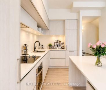 11 David Eyer Road town house — Richmond Hill, ON (2-Bedroom) - 2 B... - Photo 1