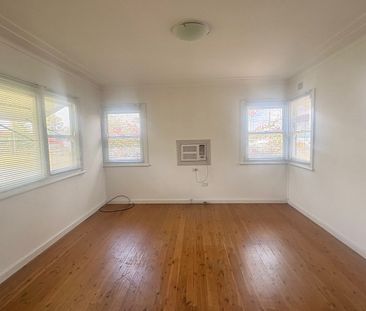 Charming home in Rutherford - Photo 4