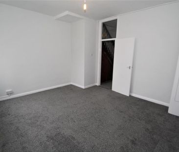 2 bedroom maisonette to rent - Photo 4