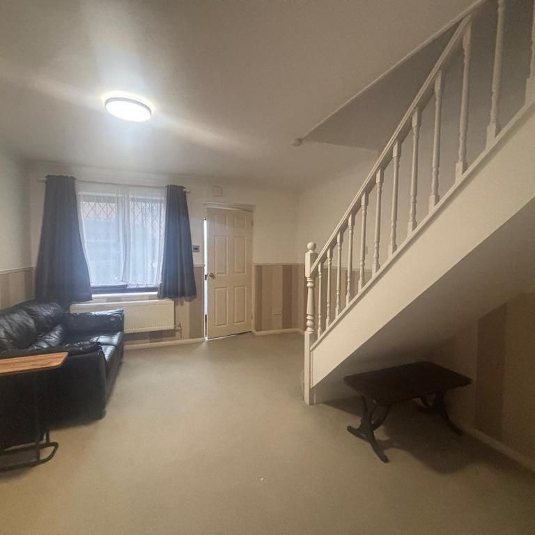 2 bedroom terraced house to rent - Photo 1